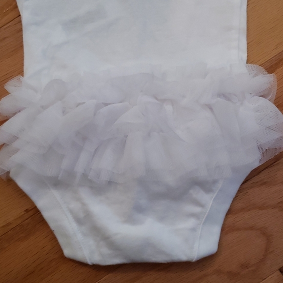 Unicorn onesie with ruffle sz. 0-3 months - Picture 5 of 6